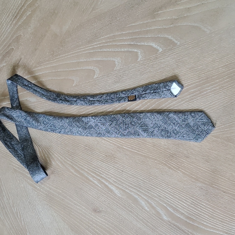 Vintage 1980's skinny gray tie - Picture 2 of 5